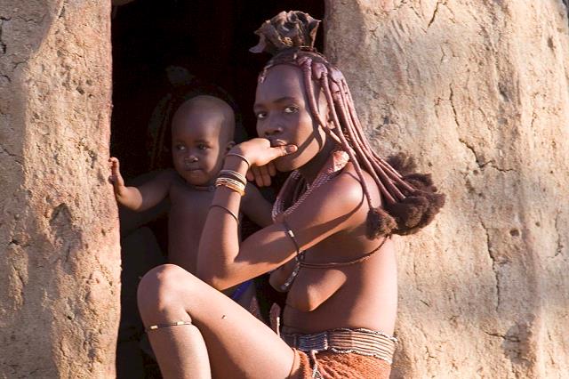 32-kobieta_z_dzieckiem_z_plemienia_-_himba.jpg