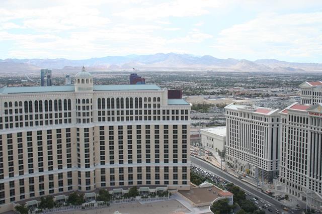 68-widok_z_kopii_wiezy_eiffla_na_bellagio_hotel.jpg