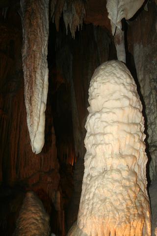 34-kolejne_piekne_formy_stalaktytow_i_stalagmitow.jpg