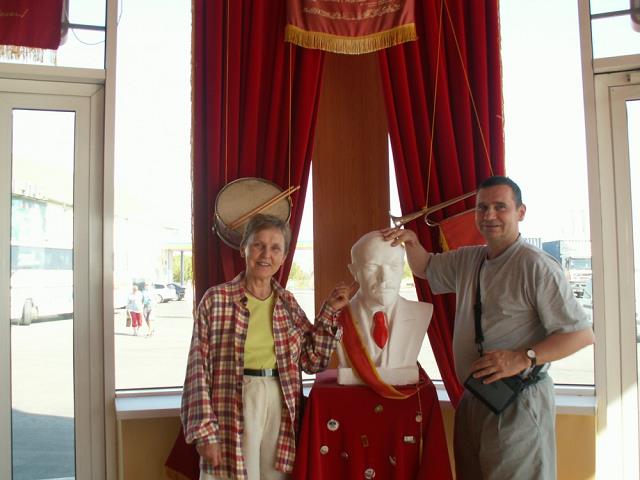 02-wnetrze_restauracji-zsrr_stolowka-dorota_i_stefan.jpg