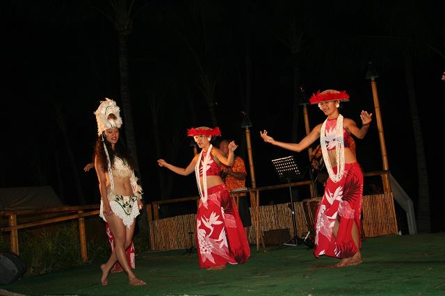 14-lokalne_tance_na_maui_island.jpg