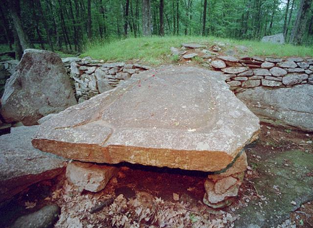 16-kamien_ofiarny_z_mystery_hill.jpg