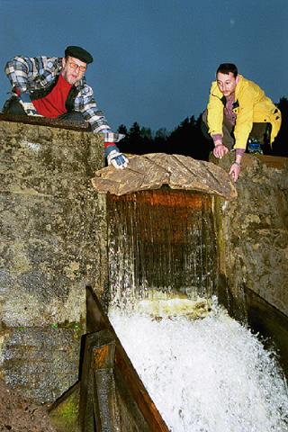 07-konserwacja_sluz_starego_mlyna.jpg