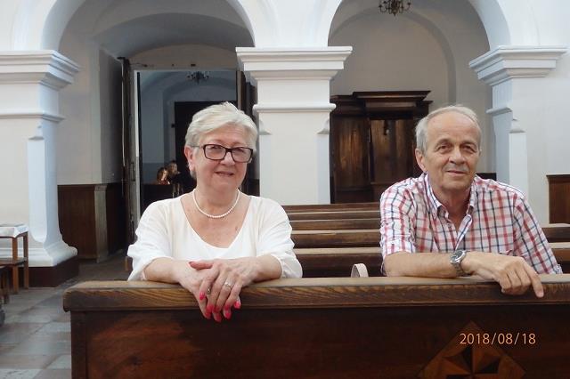 05-wiesia_i_andrzej_w_kosciele.jpg