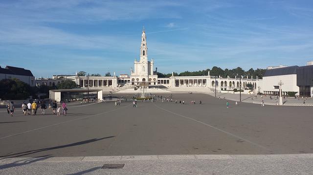 02-panorama_sanktuarium_matki_bozej_fatimskiej.jpg