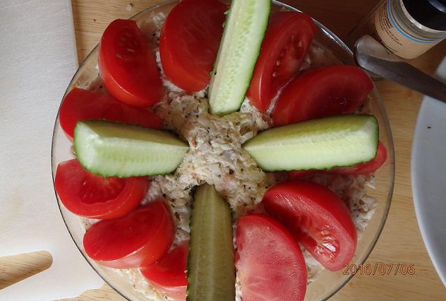 27-salatka_z_dorszy-_przyrzadzal_ja_wojtek-_smakuje_wysmienicie.jpg