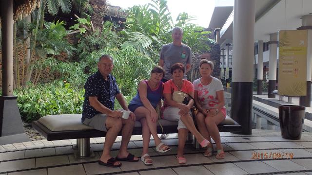 03-wojtek-ela-ewa-beata-witek-_w_hotelu_-_perl_beach_resort.jpg