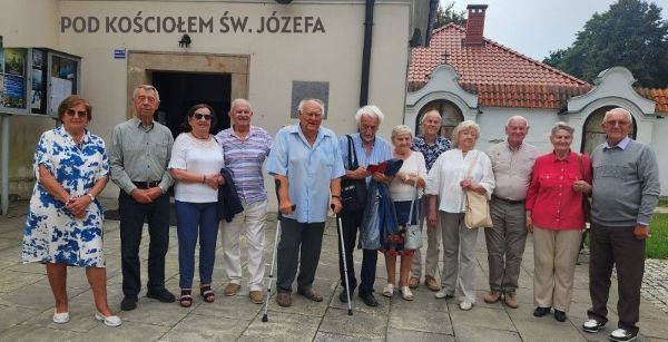 01-Pod kosciolem sw. Jozefa w