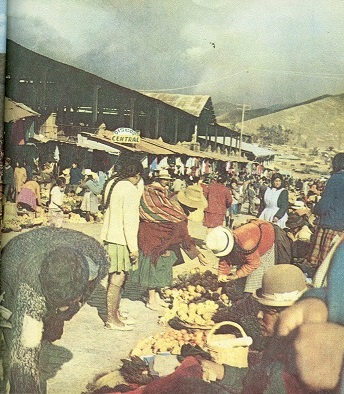 Indianie Kiczua na targu w Cusco
