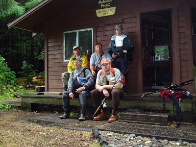 12-Przed domkiem w lesie-Alaska 2004